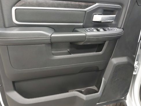 Used 2024 RAM 2500 Big Horn w/ Safety Group image 24
