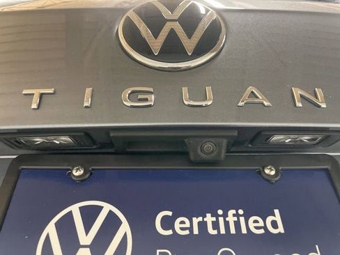Used 2022 Volkswagen Tiguan SE AWD/4WD image 9