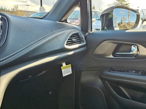 New 2026 Chrysler Pacifica Select image 23