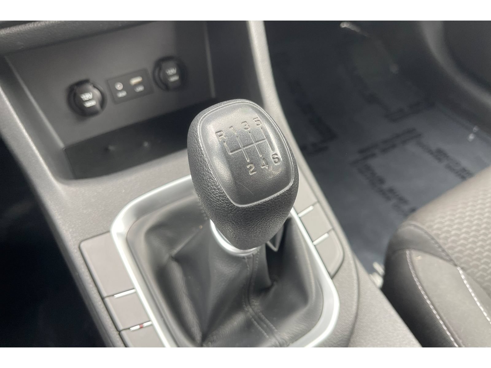 Used 2018 Hyundai Elantra GT FWD image 30