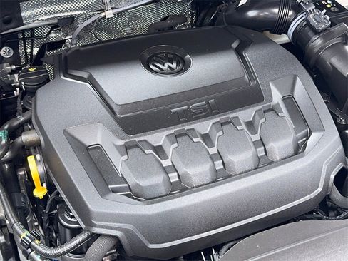 Used 2024 Volkswagen Tiguan SE R-Line image 60