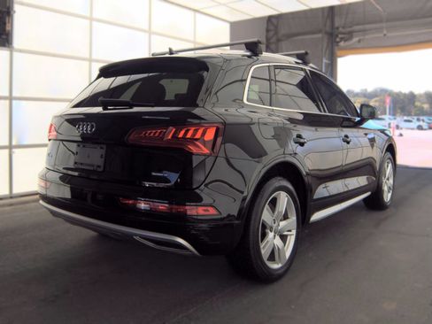 Used 2019 Audi Q5 2.0T Premium w/ Convenience Package AWD/4WD image 3