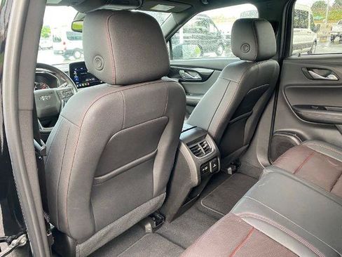 Used 2025 Chevrolet Blazer RS FWD image 29