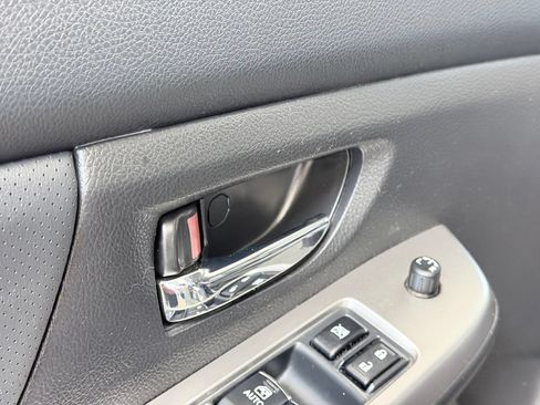 Used 2017 Subaru Crosstrek 2.0i Limited AWD/4WD image 9