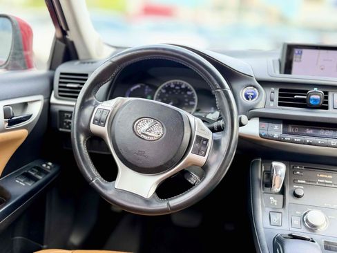 Used 2013 Lexus CT 200h w/ Premium Pkg w/Navigation FWD image 16