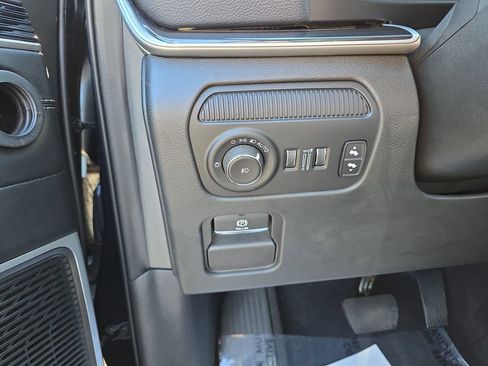 Used 2024 Jeep Wagoneer 4WD image 34