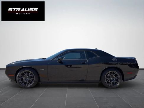 Used 2017 Dodge Challenger R/T Plus RWD image 6