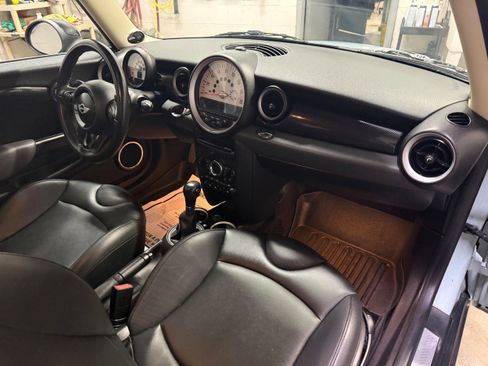 Used 2011 MINI Cooper S image 7