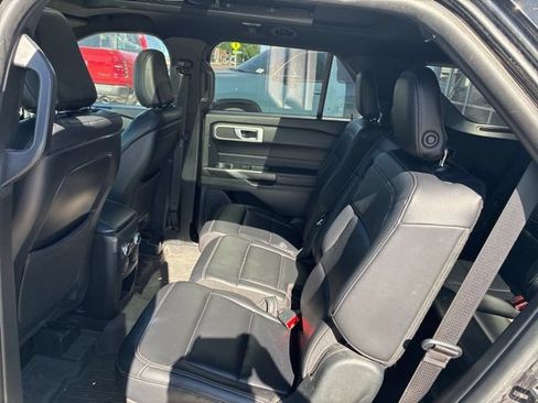 Used 2020 Ford Explorer XLT w/ Equipment Group 202A AWD/4WD image 13