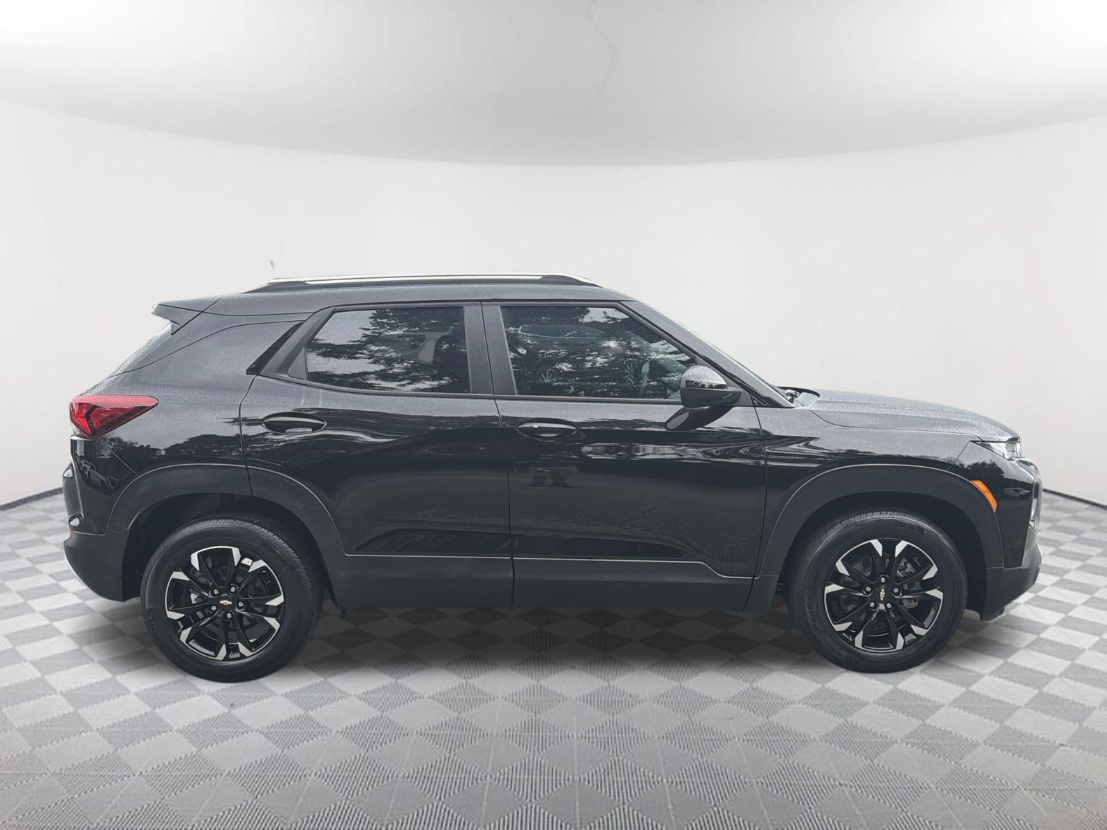 Used 2023 Chevrolet TrailBlazer LT FWD image 5