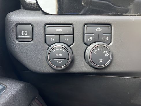 Used 2023 Chevrolet Silverado 1500 LT image 21