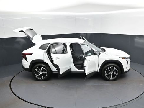 New 2026 Chevrolet Trax RS FWD image 46