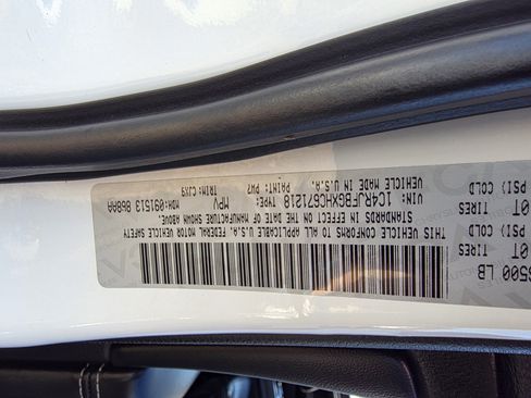 Used 2017 Jeep Grand Cherokee Limited image 29