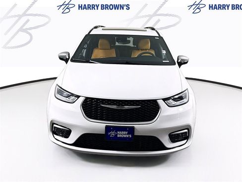 Used 2023 Chrysler Pacifica Pinnacle image 31