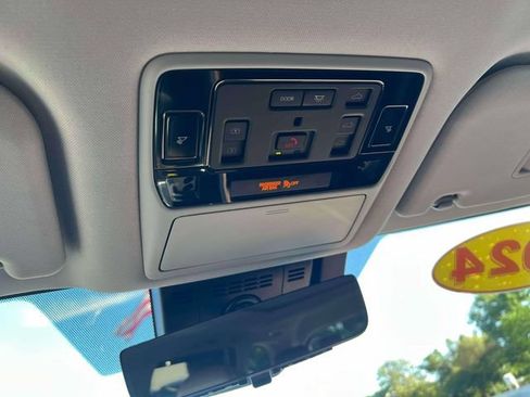 Used 2024 Toyota Grand Highlander AWD image 10