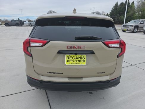 Used 2023 GMC Terrain SLE w/ Driver Convenience Package image 6