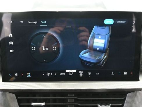 Used 2025 Ford Explorer ST image 31