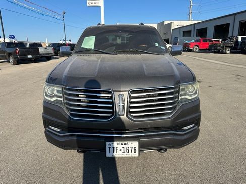 Used 2016 Lincoln Navigator Select AWD/4WD image 2
