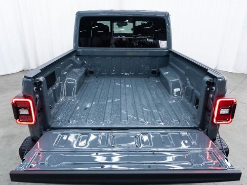 New 2026 Jeep Gladiator Mojave image 8