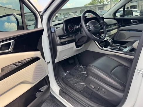 Certified 2024 Kia Carnival EX FWD image 15