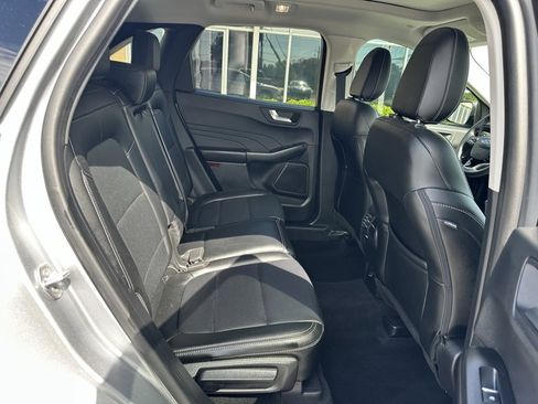Used 2022 Ford Escape SEL image 19