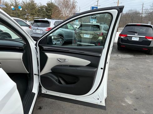 Used 2023 Hyundai Tucson SE image 46