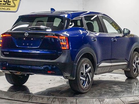 Used 2025 Nissan Kicks SV image 4