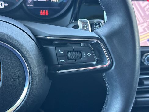 Certified 2025 Porsche Macan AWD/4WD image 27