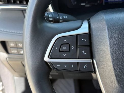 Used 2024 Toyota Highlander Limited AWD/4WD image 18