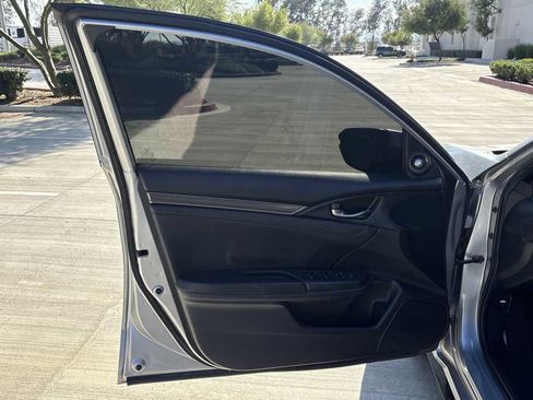 Used 2018 Honda Civic Sport Touring image 19