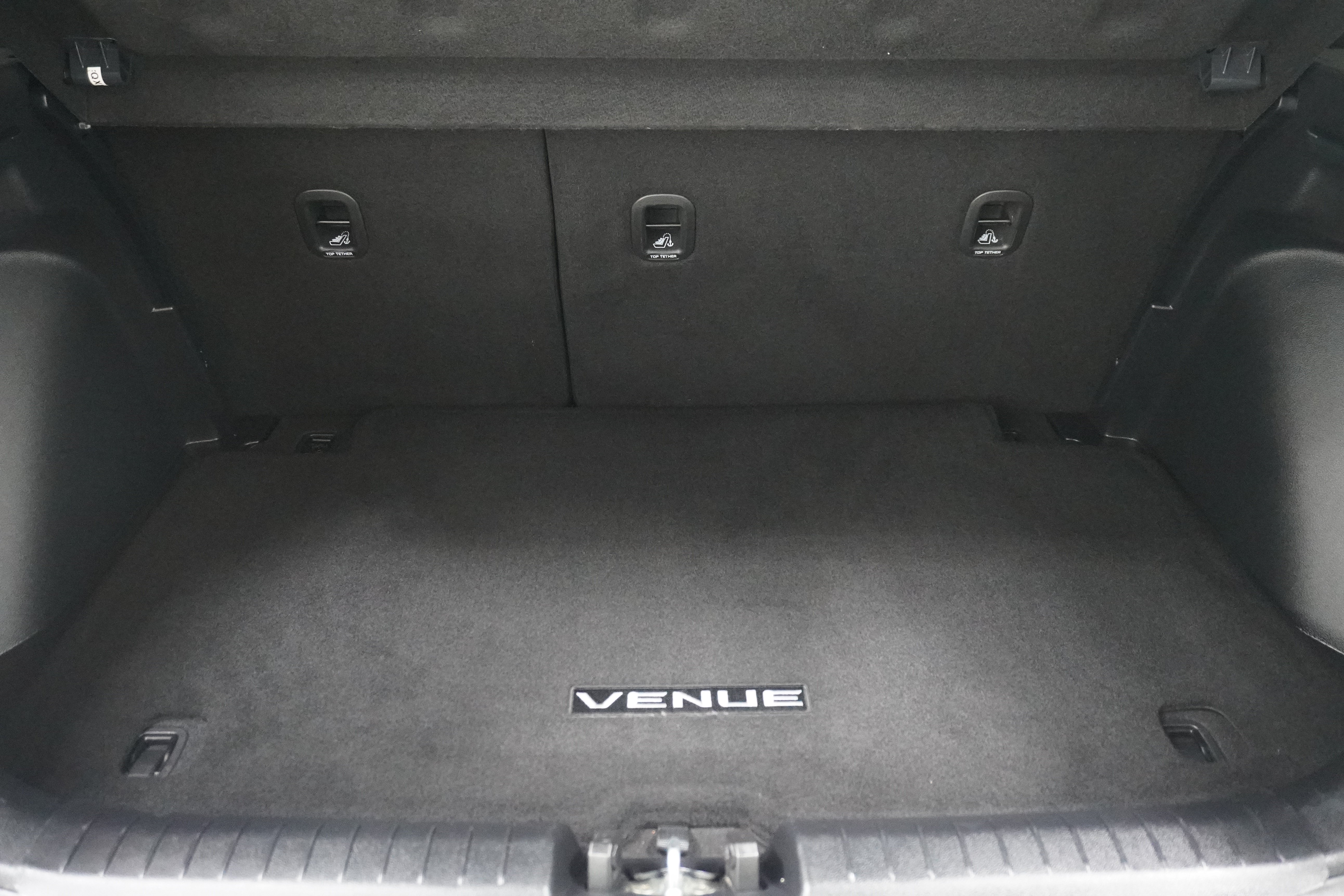 Used 2022 Hyundai Venue Limited FWD image 24
