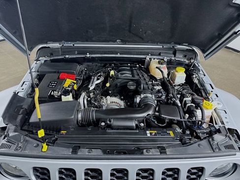 Used 2022 Jeep Gladiator Sport AWD/4WD image 27