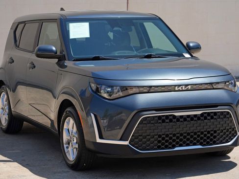 Used 2023 Kia Soul LX w/ LX Technology Package FWD image 44