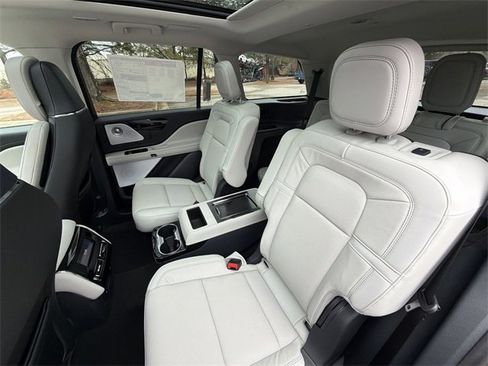 New 2026 Lincoln Aviator Reserve image 23