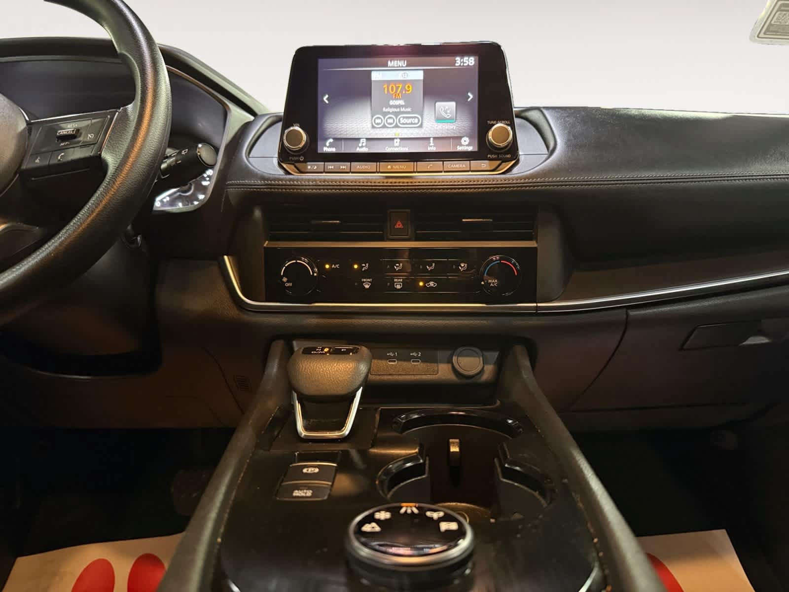 Used 2024 Nissan Rogue S AWD/4WD image 18