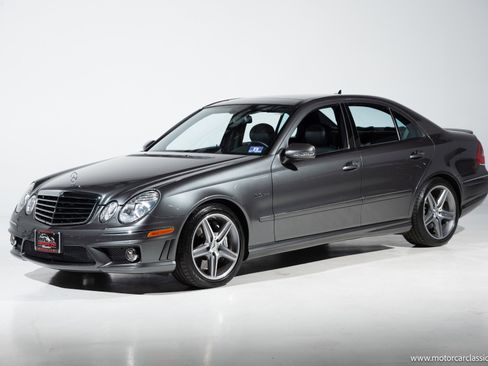 Used 2009 Mercedes-Benz E 63 AMG Sedan image 3