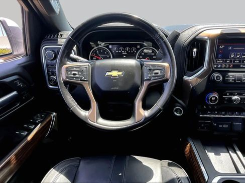 Used 2022 Chevrolet Silverado 1500 High Country AWD/4WD image 6