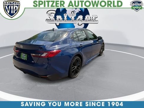 Used 2025 Toyota Camry SE FWD image 3