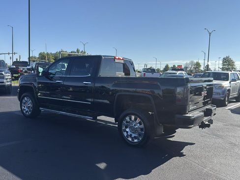Used 2017 GMC Sierra 2500 Denali AWD/4WD image 3