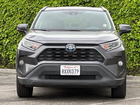 Used 2021 Toyota RAV4 XLE Premium AWD/4WD image 10