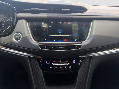 Used 2019 Cadillac XT5 Platinum AWD/4WD image 16