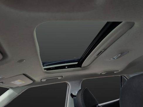 Certified 2023 Hyundai Venue SEL w/ Cargo Package image 7