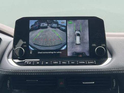 Certified 2023 Nissan Rogue SL w/ SL Premium Package image 17