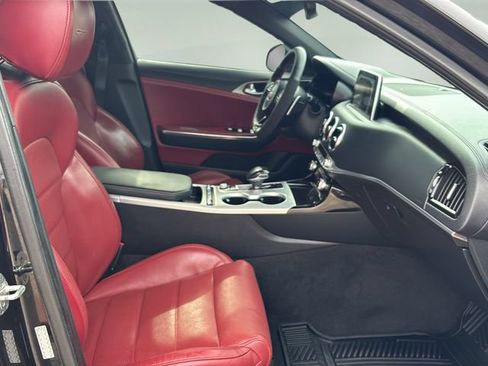 Used 2018 Kia Stinger GT2 AWD/4WD image 13
