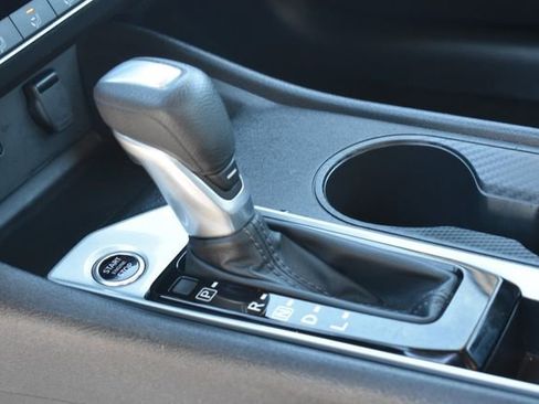 Used 2025 Nissan Altima 2.5 SV image 21