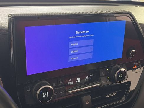 Used 2023 Toyota Highlander XSE FWD image 16