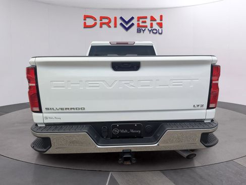 Used 2024 Chevrolet Silverado 2500 LTZ w/ LTZ Convenience Package image 4