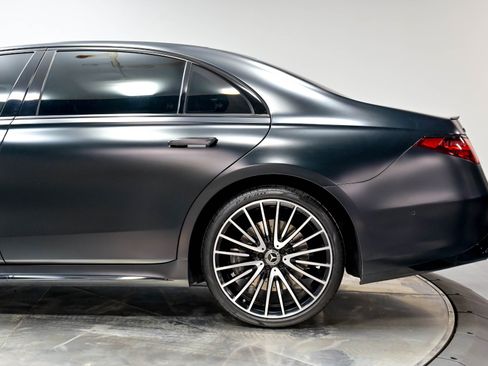 Used 2022 Mercedes-Benz S 580 4MATIC Sedan w/ AMG Line Package image 47
