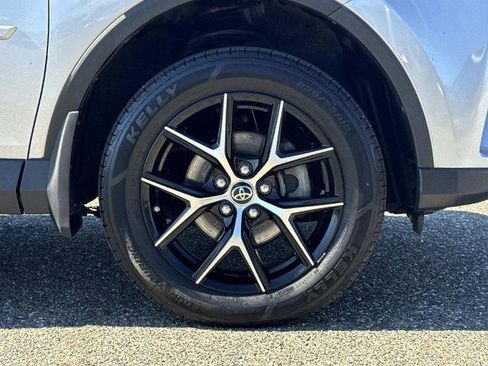 Used 2018 Toyota RAV4 SE w/ Advanced Technology Package image 30