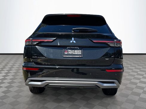 Used 2025 Mitsubishi Outlander SE FWD image 7